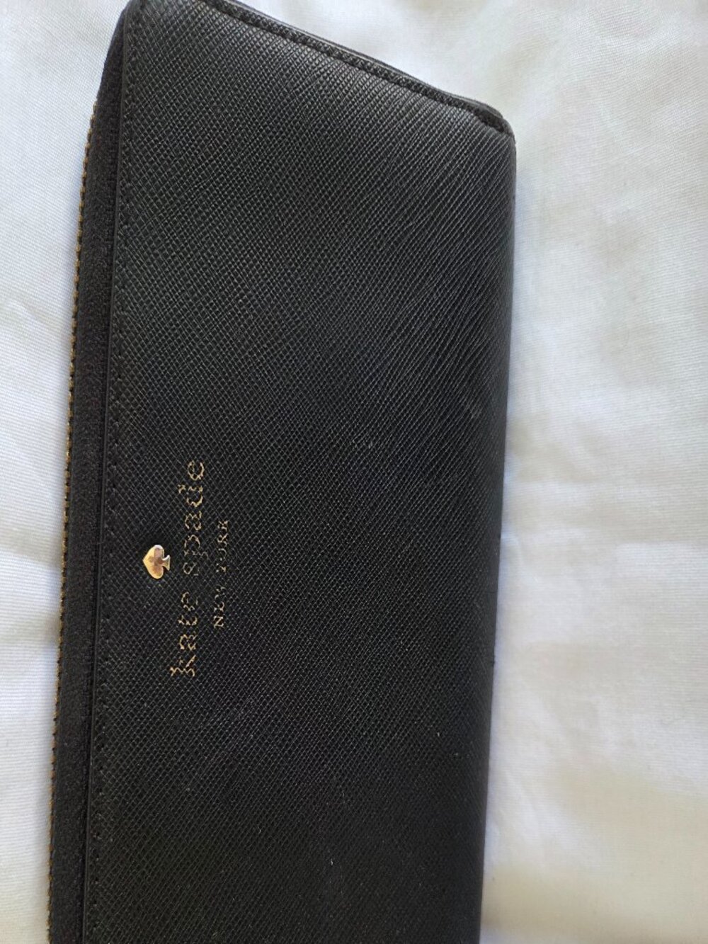 KATE SPADE ZIP AROUND WALLET